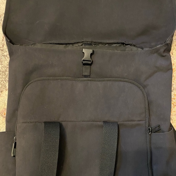 Lululemon Early Embark Backpack - Picture 4 of 8